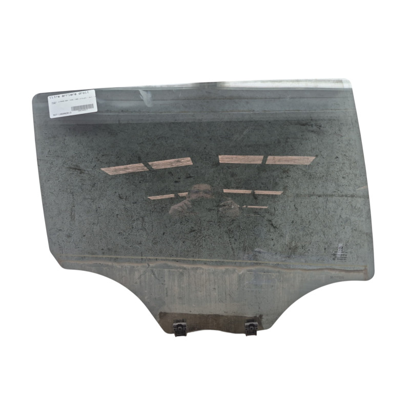 Vitre arriere droit PEUGEOT 2008 1 Photo n°1