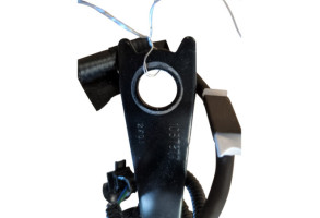 Attache ceinture avant gauche TOYOTA YARIS 3 Photo n°2
