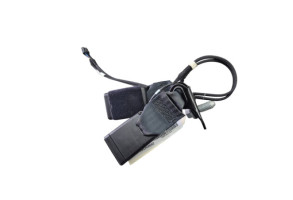 Attache ceinture arriere droit OPEL CORSA F Photo n°3