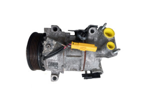 Compresseur clim OPEL CORSA F Photo n°1