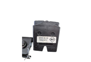 Attache ceinture arriere droit RENAULT CLIO 2 Photo n°1