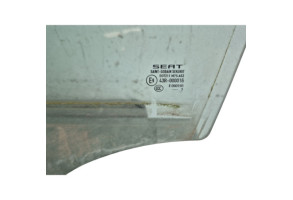 Vitre avant gauche SEAT LEON 3 Photo n°2