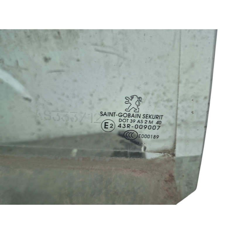 Vitre arriere droit PEUGEOT 3008 1 Photo n°1