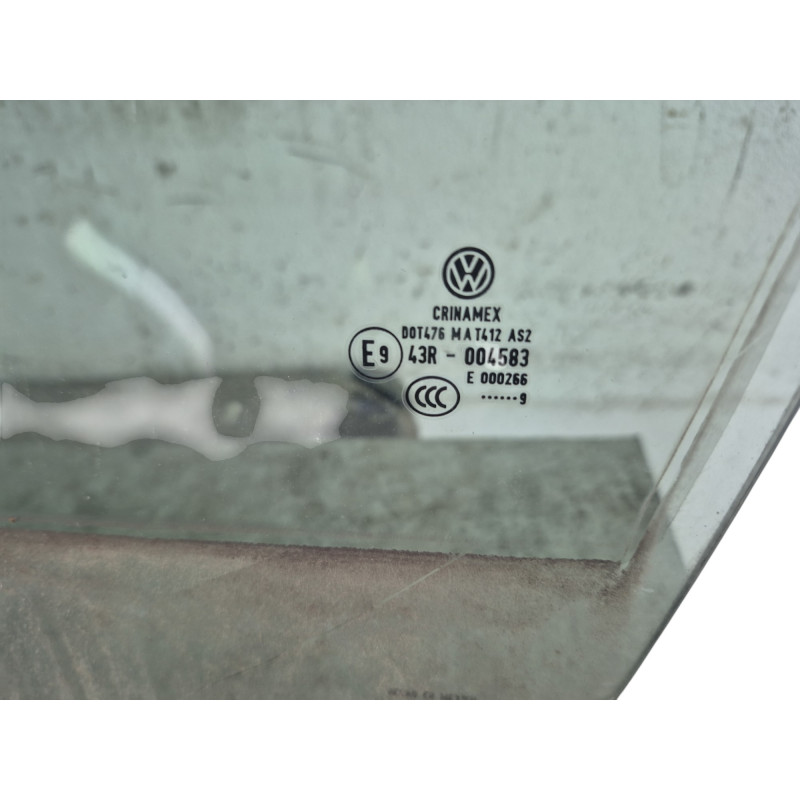 Vitre avant gauche VOLKSWAGEN JETTA 3 Photo n°1