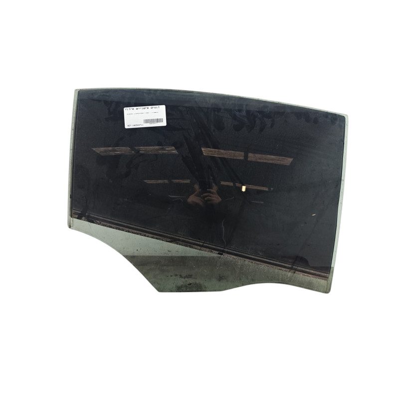 Vitre arriere droit VOLKSWAGEN PASSAT 7 Photo n°1