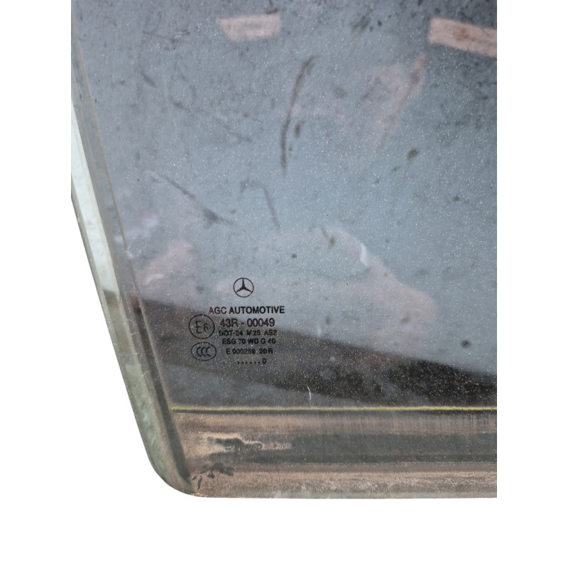 Vitre arriere droit MERCEDES CLASSE C 204 Photo n°1