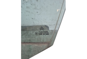 Vitre avant gauche CITROEN C3 PICASSO Photo n°2