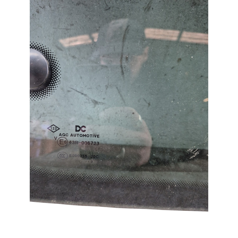Vitre arriere droit RENAULT TWINGO 3 Photo n°1