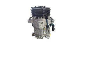 Compresseur clim RENAULT CLIO 5 Photo n°4