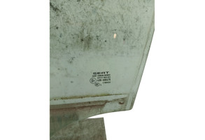 Vitre avant gauche SEAT IBIZA 4 Photo n°2