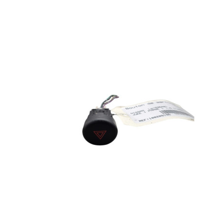 Bouton de warning NISSAN JUKE 1