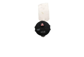 Bouton de warning TOYOTA YARIS 3 Photo n°1