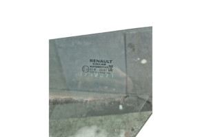 Vitre avant gauche RENAULT CLIO 5 Photo n°2
