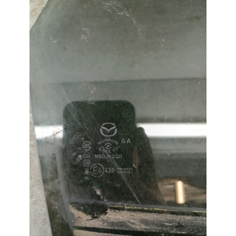 Vitre arriere droit MAZDA CX3 Photo n°1