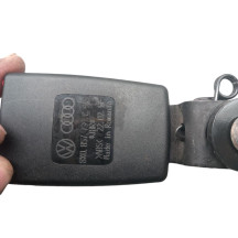 Attache ceinture arriere gauche AUDI A1 1 Photo n°1