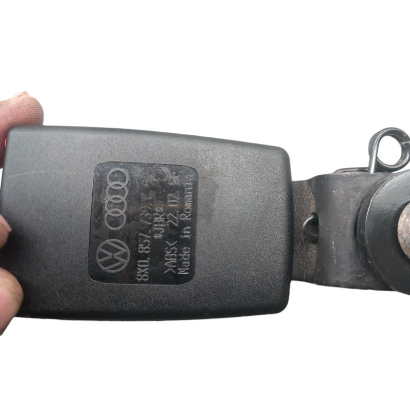 Attache ceinture arriere gauche AUDI A1 1 Photo n°1