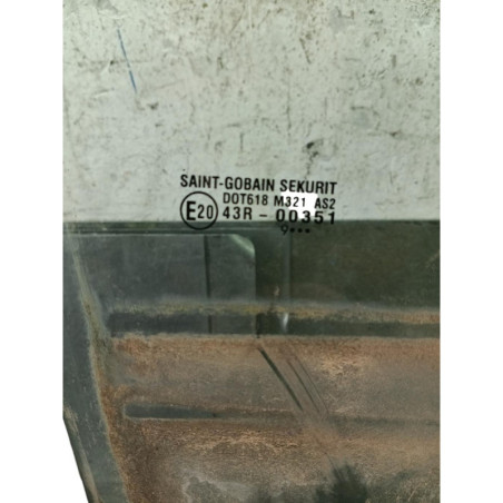Vitre avant droit SUZUKI SWIFT 3
