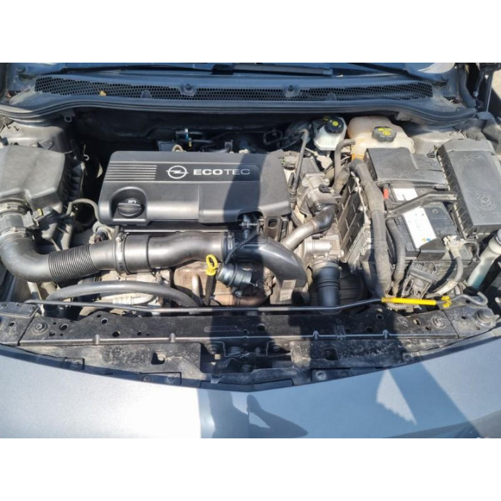 Compresseur clim OPEL ASTRA J SPORTS Photo n°9