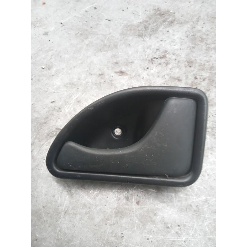 Poignee interieur avant droit RENAULT KANGOO 1 Photo n°1