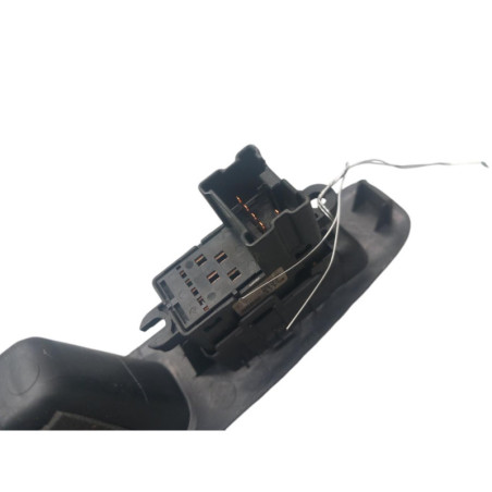 Interrupteur de leve vitre arriere droit NISSAN QASHQAI 1