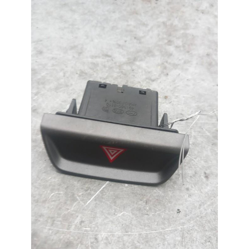 Bouton de warning KIA SPORTAGE 3 Photo n°1