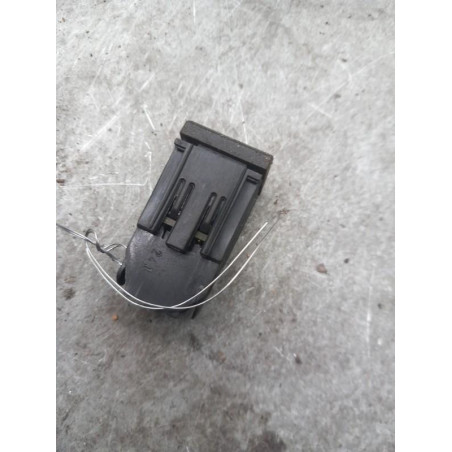 Bouton de warning ALFA ROMEO GIULIETTA 2
