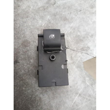 Interrupteur de leve vitre arriere gauche OPEL MERIVA B