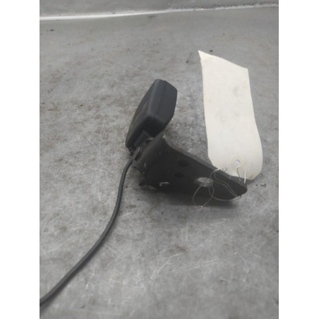 Attache ceinture arriere gauche PEUGEOT 207