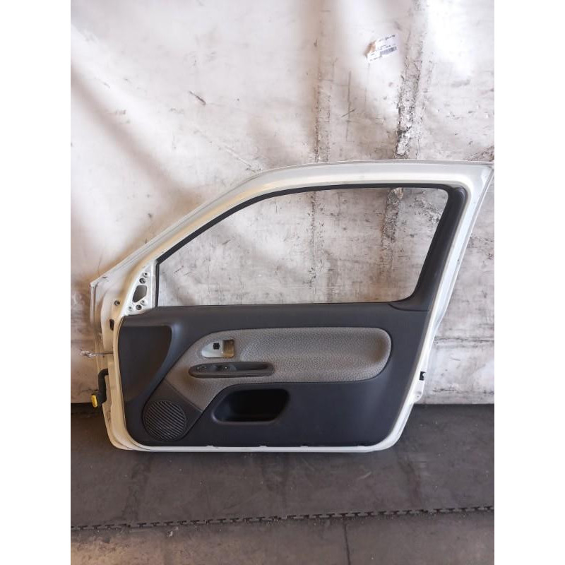 Porte avant droit RENAULT CLIO 2 Photo n°1