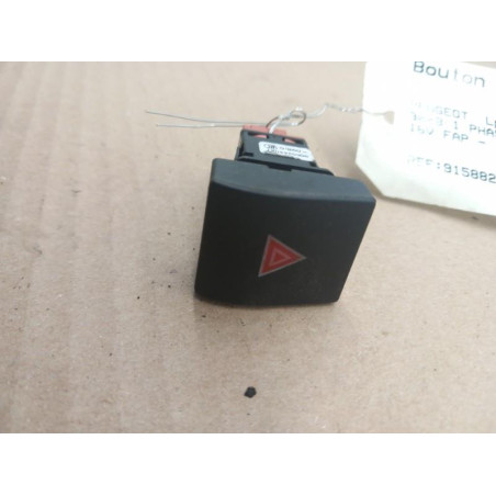 Bouton de warning PEUGEOT 3008 1
