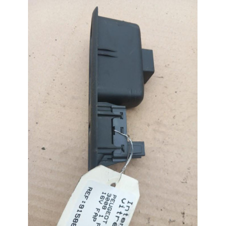 Interrupteur de leve vitre arriere gauche PEUGEOT 3008 1