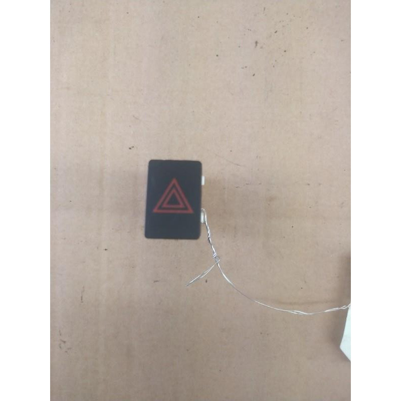 Bouton de warning NISSAN QASHQAI 1 Photo n°1