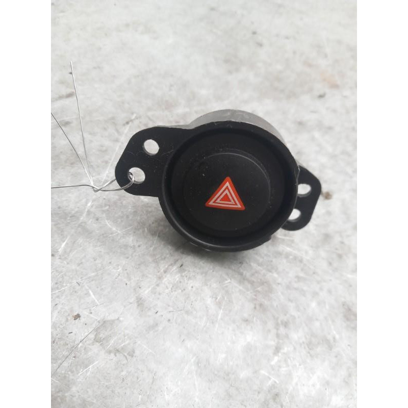 Bouton de warning CITROEN C1 2 Photo n°1