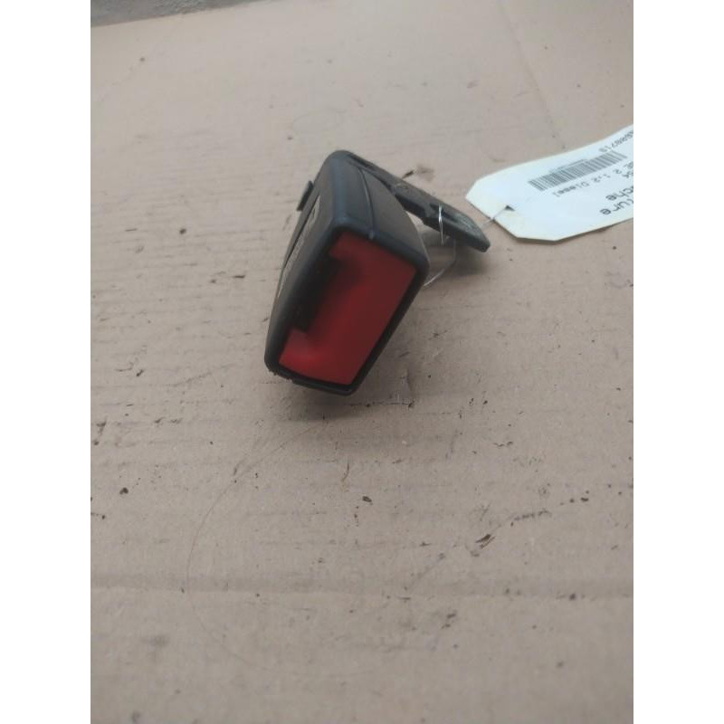 Attache ceinture arriere gauche OPEL CORSA D Photo n°1