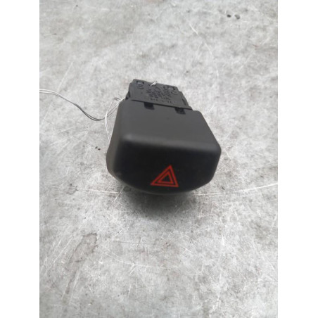 Bouton de warning NISSAN MICRA 3