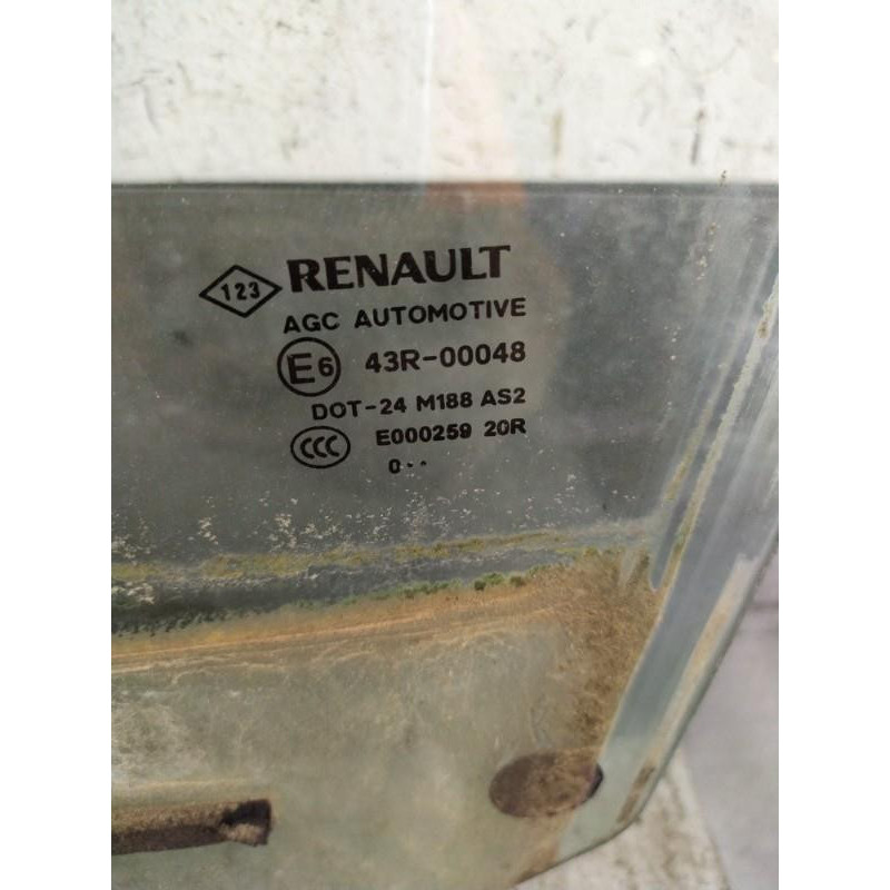 Vitre arriere gauche RENAULT SCENIC 3 Photo n°1