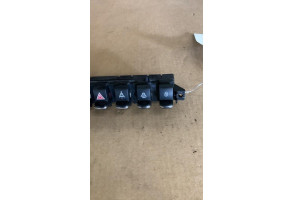 Bouton de warning PEUGEOT 3008 1 Photo n°4