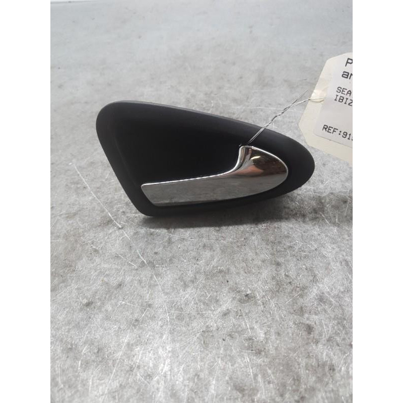 Poignee interieur arriere droit SEAT IBIZA 4 Photo n°1