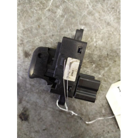 Interrupteur de leve vitre arriere droit NISSAN QASHQAI 1