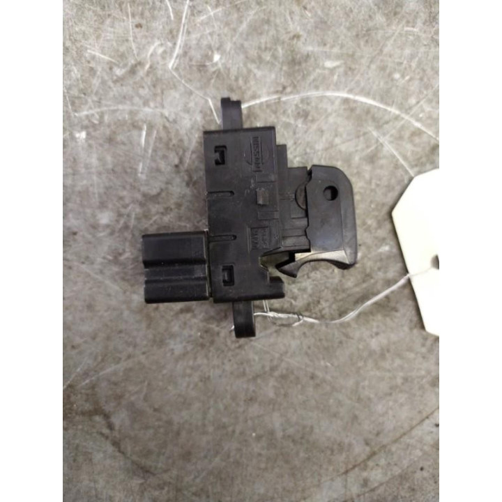 Interrupteur de leve vitre arriere gauche NISSAN QASHQAI 1 Photo n°2