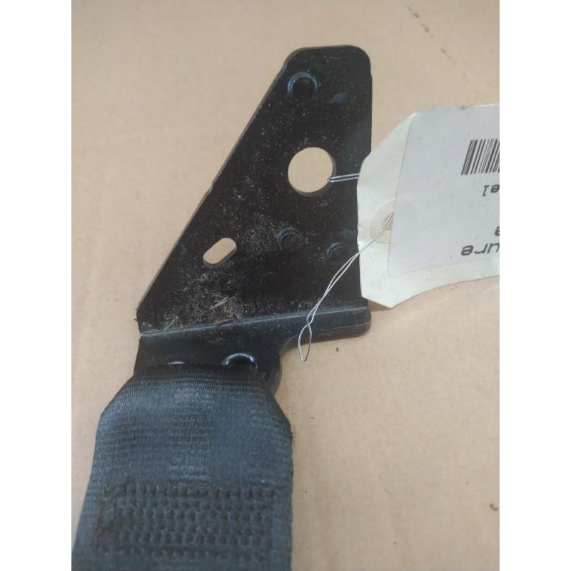 Attache ceinture arriere gauche PEUGEOT 208 1 Photo n°1