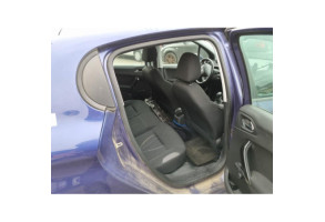 Attache ceinture arriere gauche PEUGEOT 208 1 Photo n°8