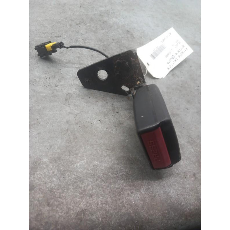 Attache ceinture arriere gauche PEUGEOT 207 Photo n°1