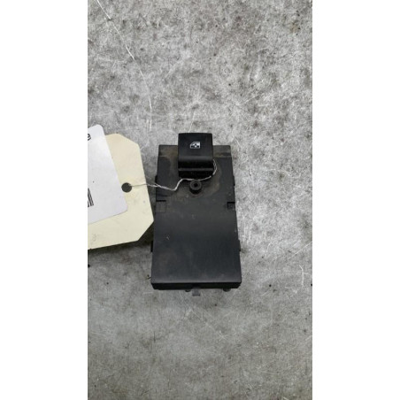 Interrupteur de leve vitre avant droit OPEL ASTRA J