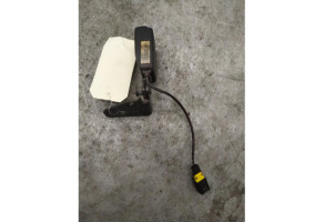 Attache ceinture arriere gauche PEUGEOT 207 Photo n°1