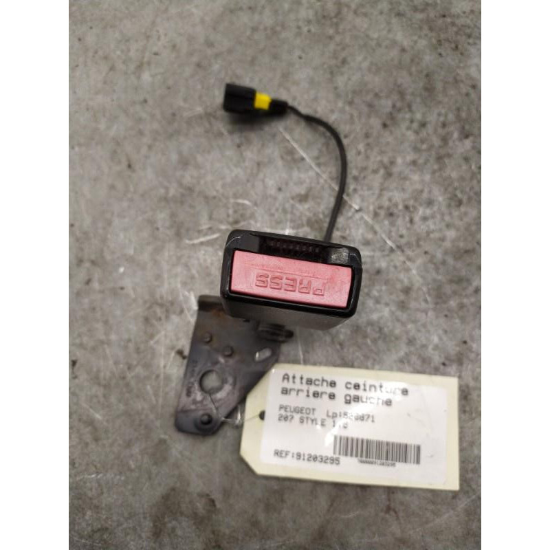 Attache ceinture arriere gauche PEUGEOT 207 Photo n°1