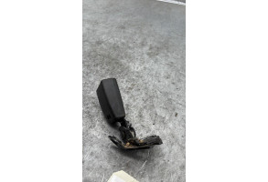 Attache ceinture arriere gauche FORD FIESTA 6 Photo n°4