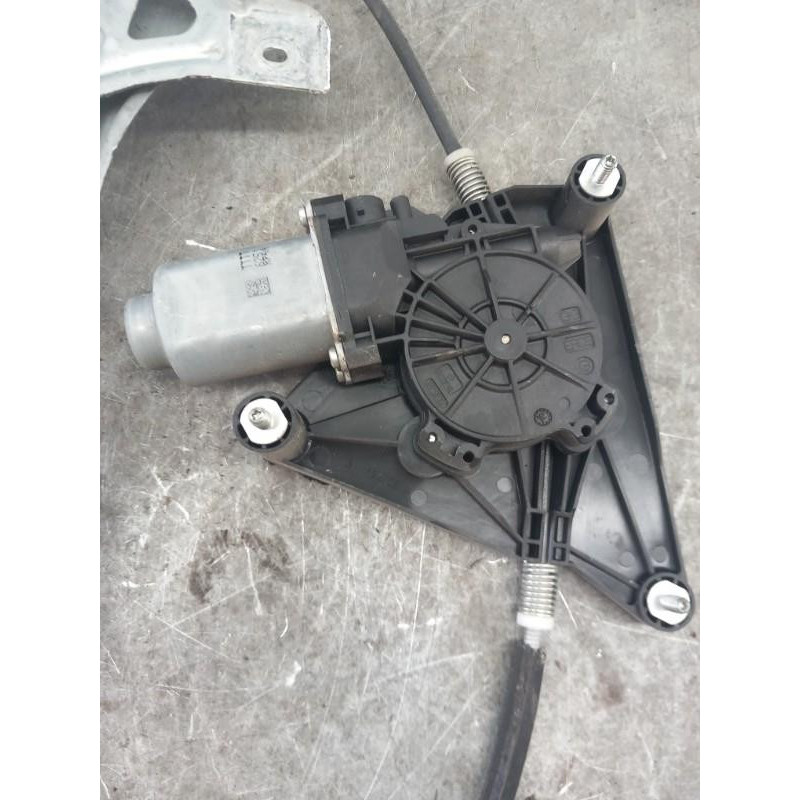 Leve vitre electrique avant gauche CITROEN C1 2 Photo n°1