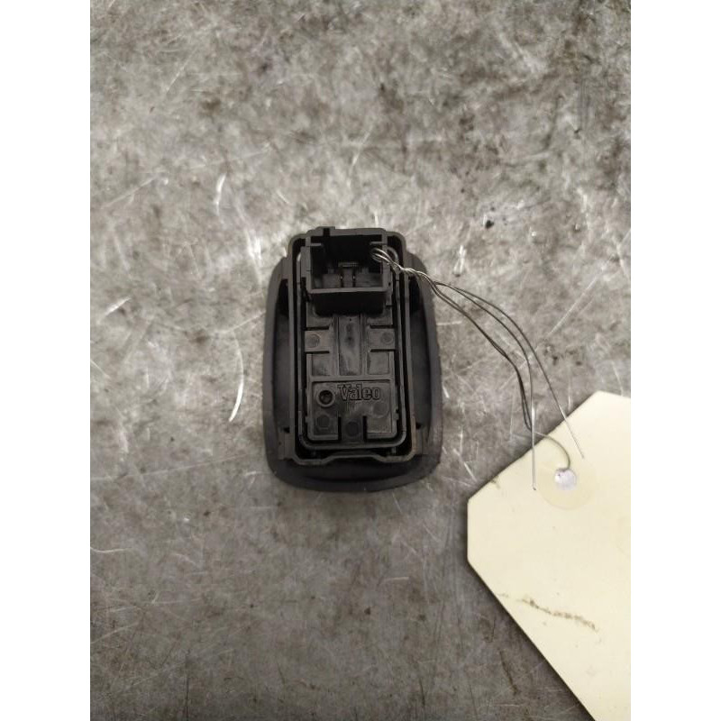 Interrupteur de leve vitre arriere droit PEUGEOT 207 Photo n°1