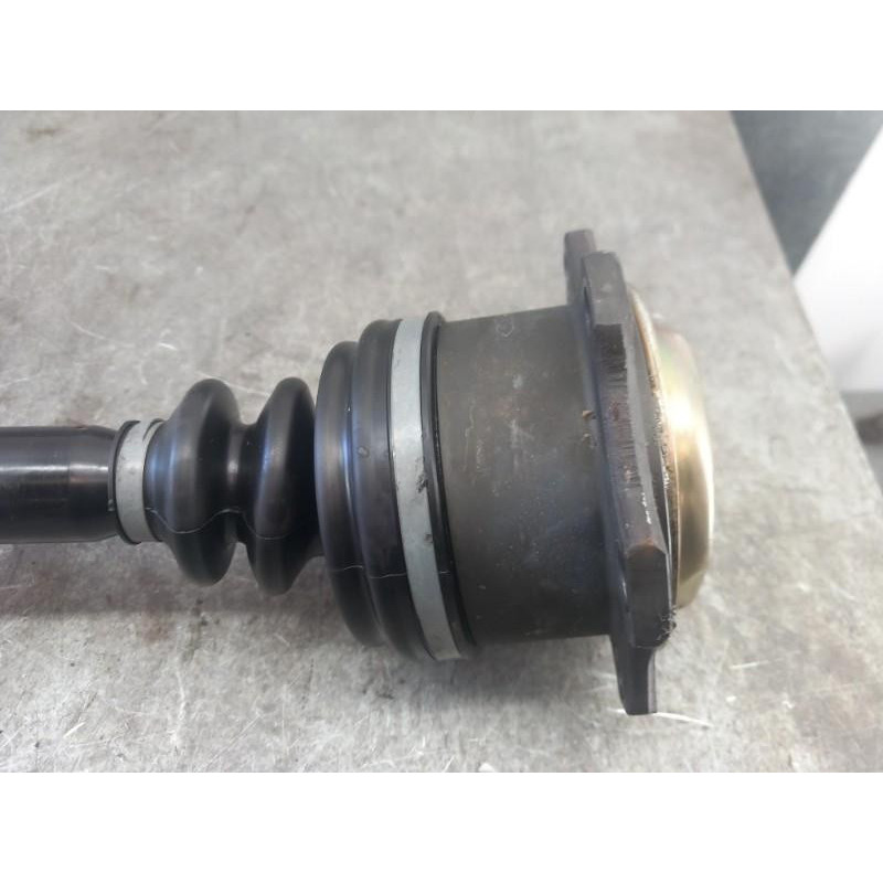 Cardan droit (transmission) VOLKSWAGEN PASSAT 4 Photo n°1